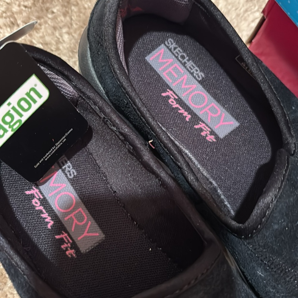 NWT Skechers Black GOwalk Slip-Ons 6.5 memory form fit - Picture 3 of 8
